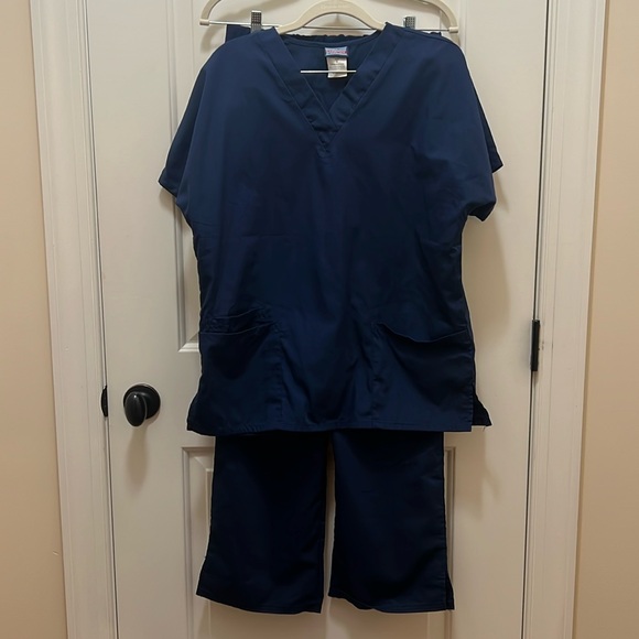 Cherokee Scrub Set - Picture 1 of 6